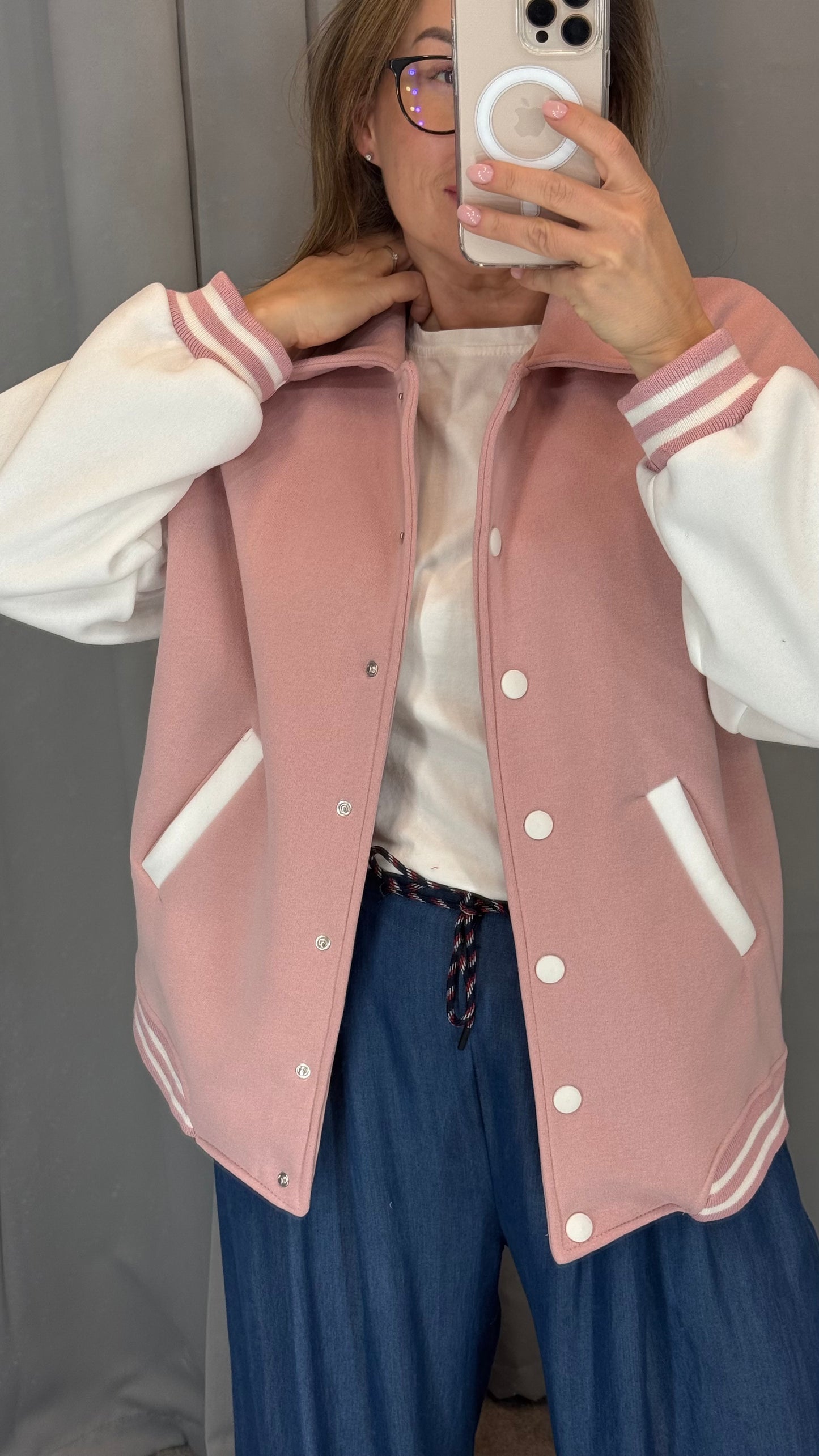 Bomberis su pūkeliu