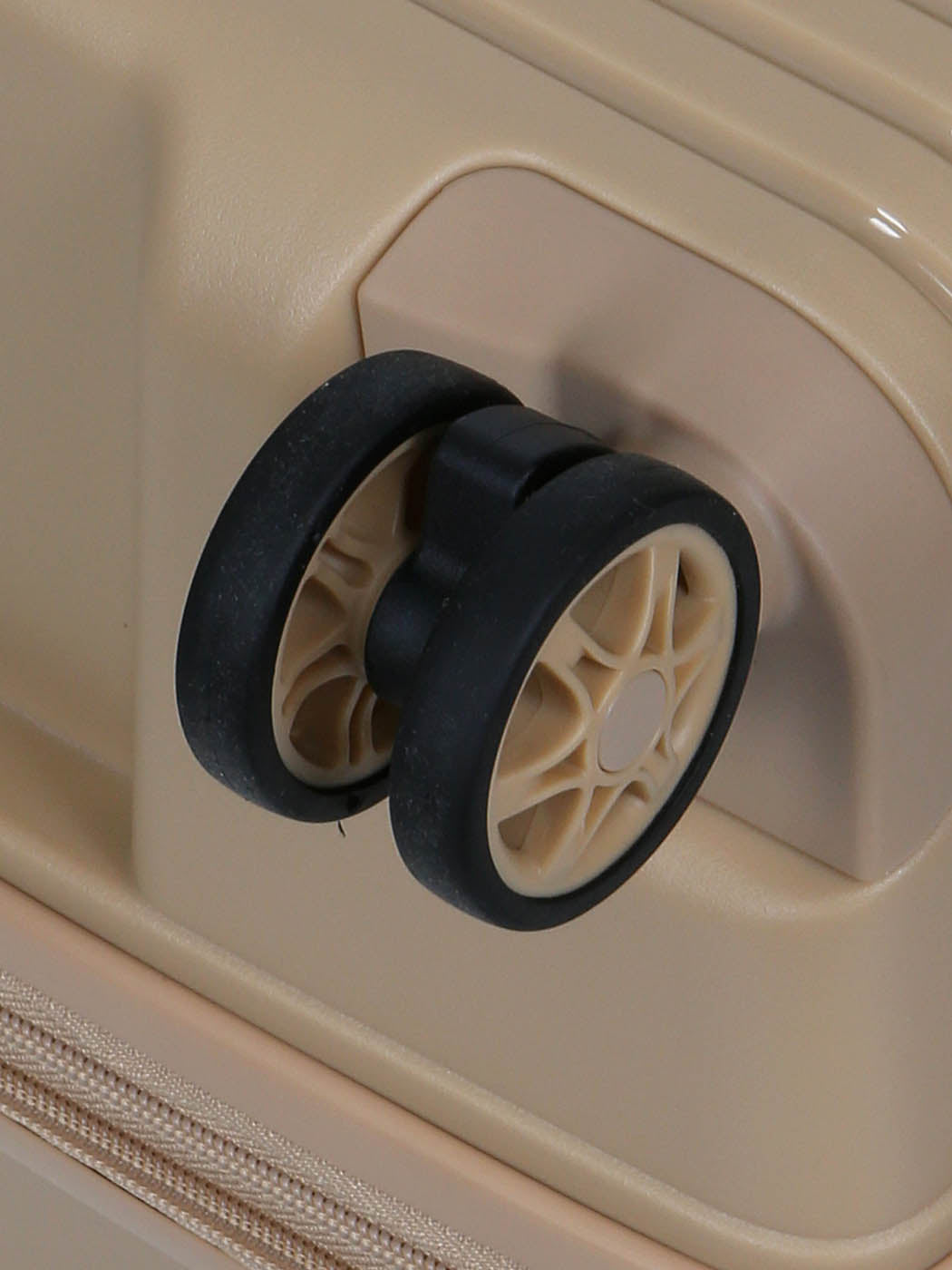 Vidutinio dydžio lagaminas Airtex 642/ M champagne
